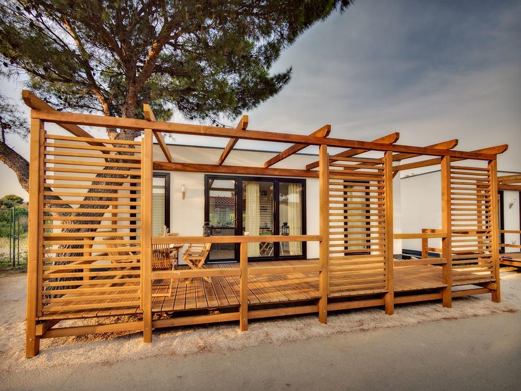 Mediteran Travel Mobile Homes Solaris Brodarica  Ruang foto