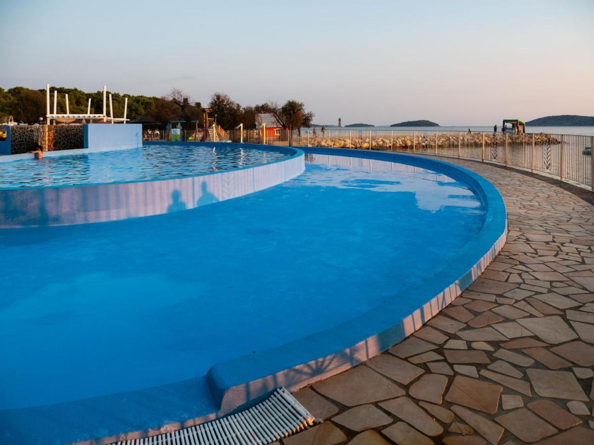 Mediteran Travel Mobile Homes Solaris Brodarica  Bagian luar foto