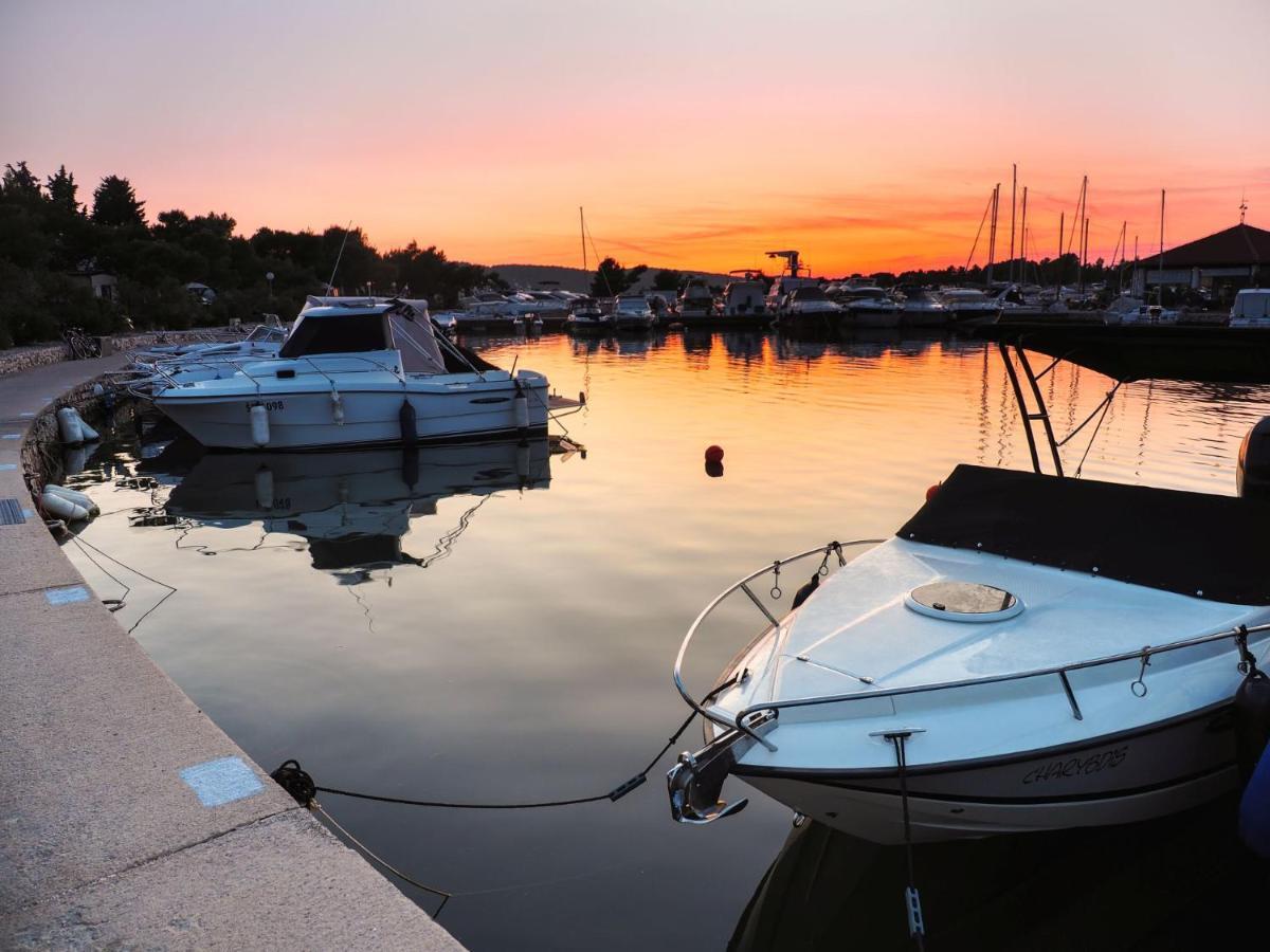 Mediteran Travel Mobile Homes Solaris Brodarica  Bagian luar foto