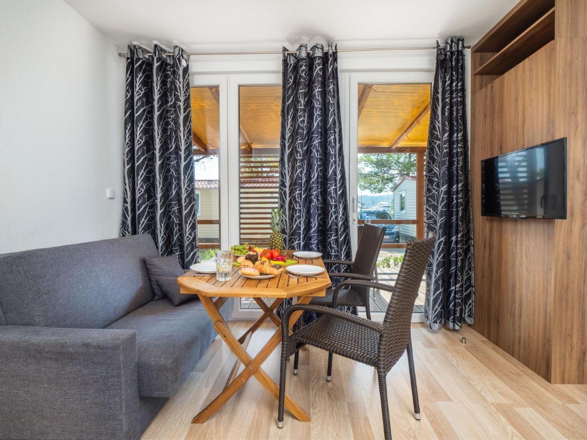 Mediteran Travel Mobile Homes Solaris Brodarica  Bagian luar foto